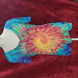 Universal threads v-neck tee